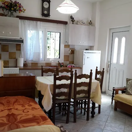 Paradise City Loutráki